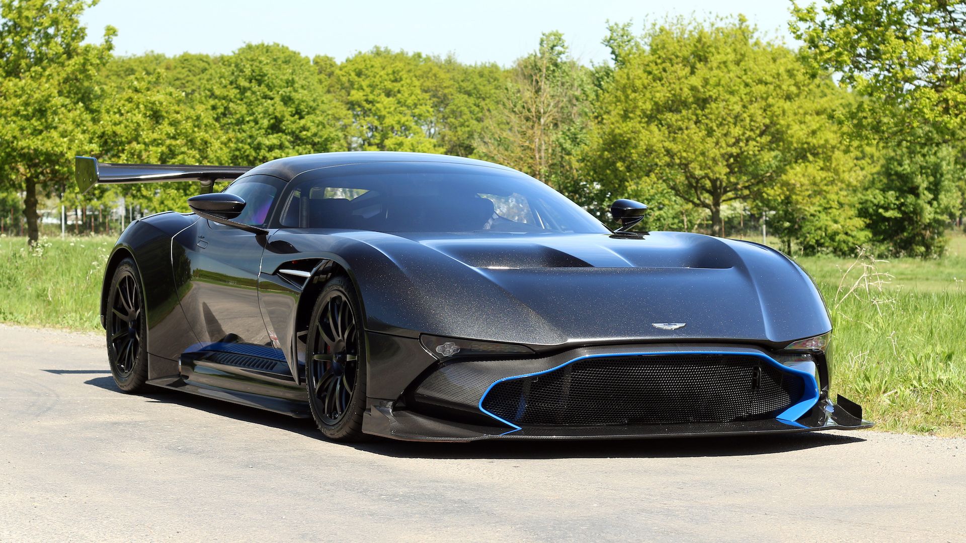2016 Aston Martin Vulcan Photos and Info – News – Car and Driver
